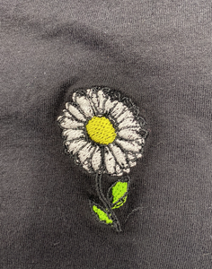 "Imperfect" Daisy T-sirt - Size Medium